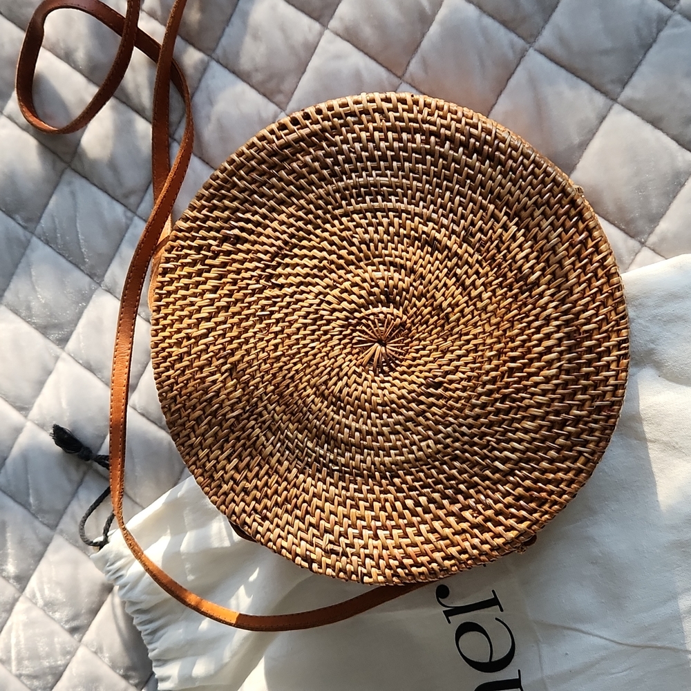 Amerii Woven Cross-Body Bag - Picture 6 of 8